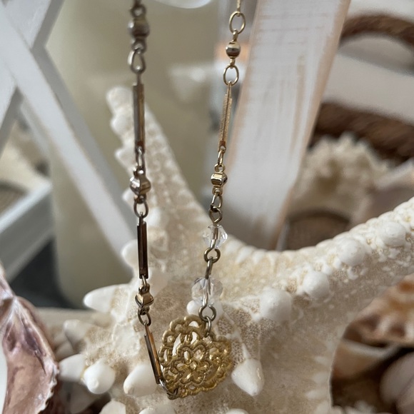 Cute seashell necklace gold tone. Loft. $15 - Picture 7 of 9